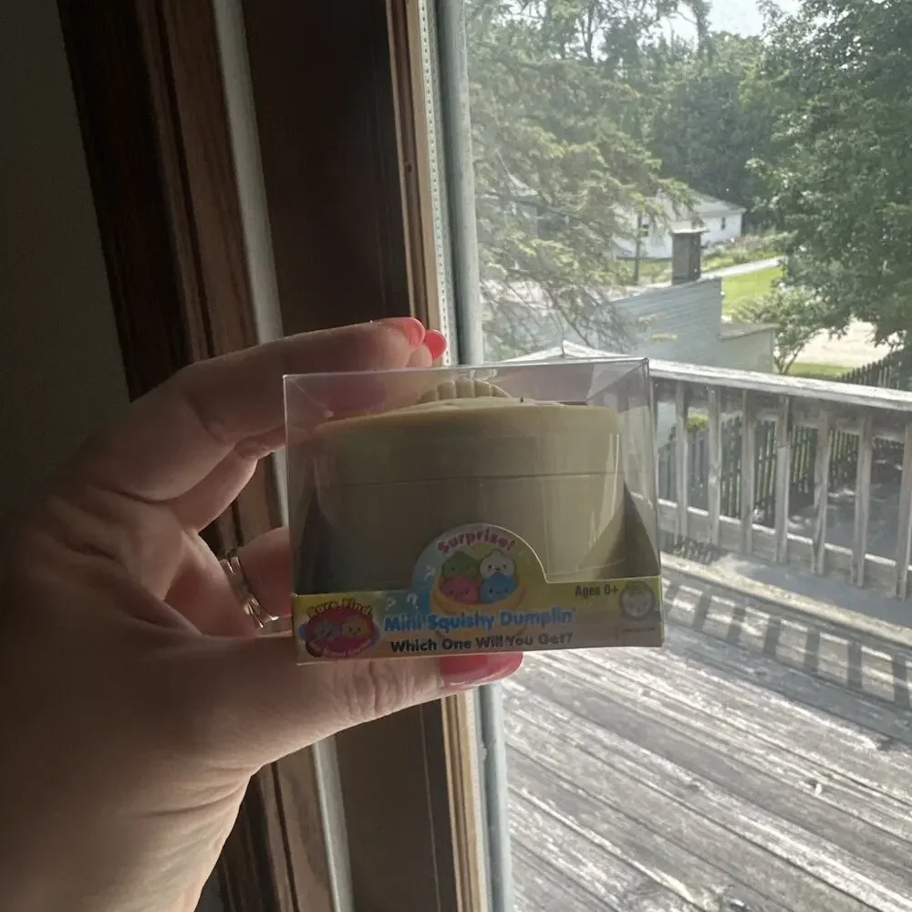 Zorbitz Mini Squishy Dumplin Surprise Gel Squeeze w/ Case.